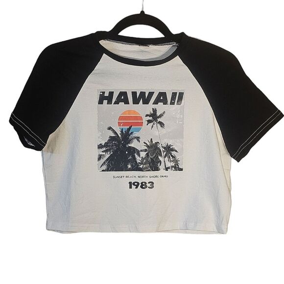 SHEIN Tops - SHEIN CROPPED TEE